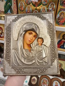 Рукописная икона Казанская с окладом №118 (Размер 27х31 см)